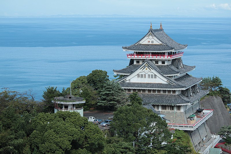 ガラスのお城にようこそ。｜静岡県熱海市にあるATAMI 海峯楼｜高級ホテル・おすすめ旅館の予約はあこがれホテル（Akogare Hotel）