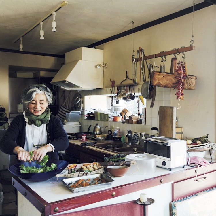 74歳伊藤千桃さん、葉山 でのにぎやかな暮らし「幼少期のアルバムを頼りにル―ツをたどると、人生最高の出来事が」（2024年12月4日）｜BIGLOBEニュース