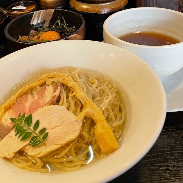 もちろんお好きに食べていただけるといいのですが、当店オススメの楽しみ方をご紹介🥰, 特に黒七味と辛油、スープ割り最高です🤤, 