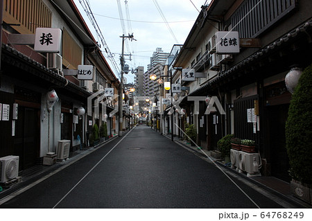 日本最大級の遊郭の建物が今も150軒以上残る「飛田新地」に行ってきました - GIGAZINE