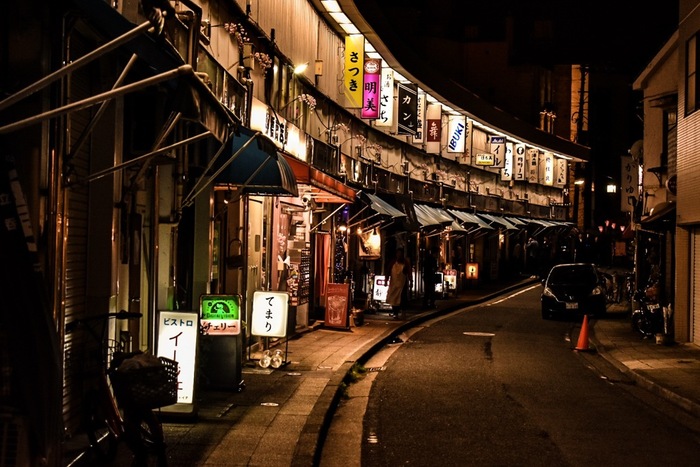 横浜・野毛の飲食店街 散策レポート 〜 横浜の下町の飲み屋街を歩きつつ撮影した町並