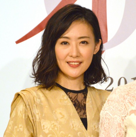 中村勘九郎の妻・前田愛、家族写真＆妹・亜季との姉妹ショット公開 「お父さんが1番気合入ってますね」「美人姉妹」と話題（ABEMA TIMES） -