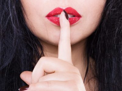 キスの場所の意味は？ キスする部位で分かる男性の心理や感情｜「マイナビウーマン」