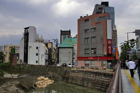 中洲中央通り 福岡県福岡市博多区、歓楽街中洲の中央を横断する道路の写真素材 [46726313]