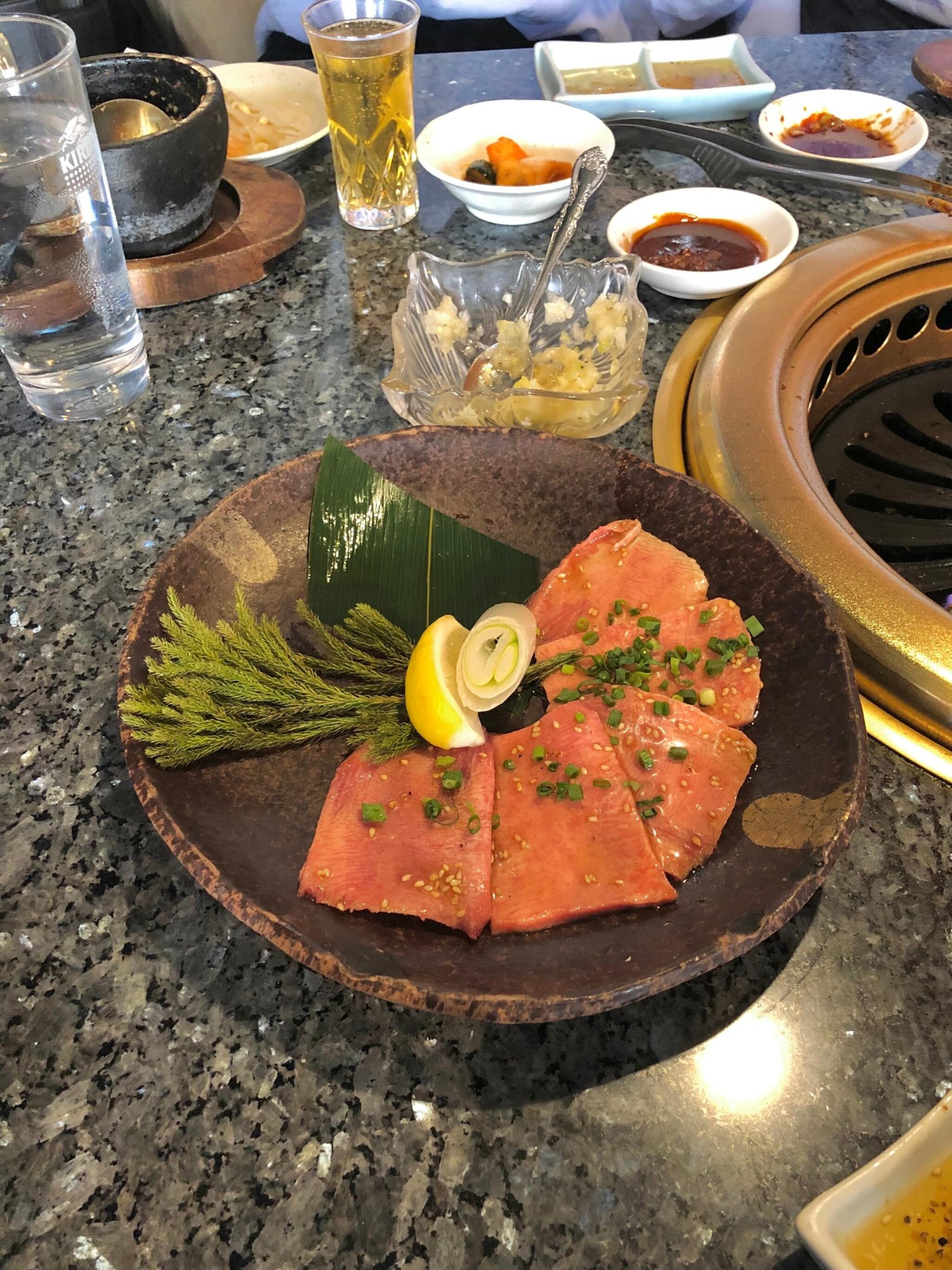 大食いクイーン三宅さん推薦の焼肉ランチ！「漢城軒」 - 休業・閉店情報