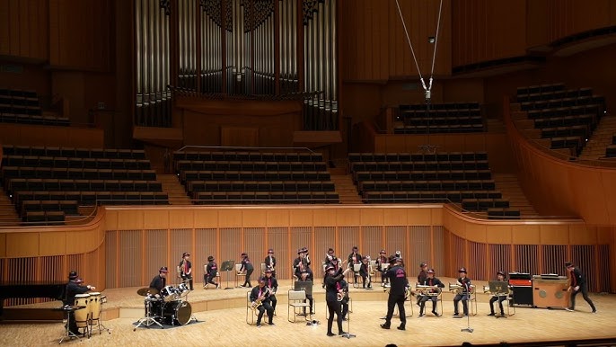 音楽だけじゃない！野球な山本先生(^.^) - 札幌市立中の島小学校ジャズバンド BECON