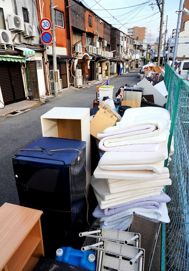 かんなみ新地閉鎖１年、街を歩く 「復活」の兆候なしも、道半ば [兵庫県]：朝日新聞デジタル