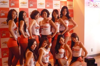 シーライン東京、フーターズチャーター船「HOOTERS ON SYMPHONY