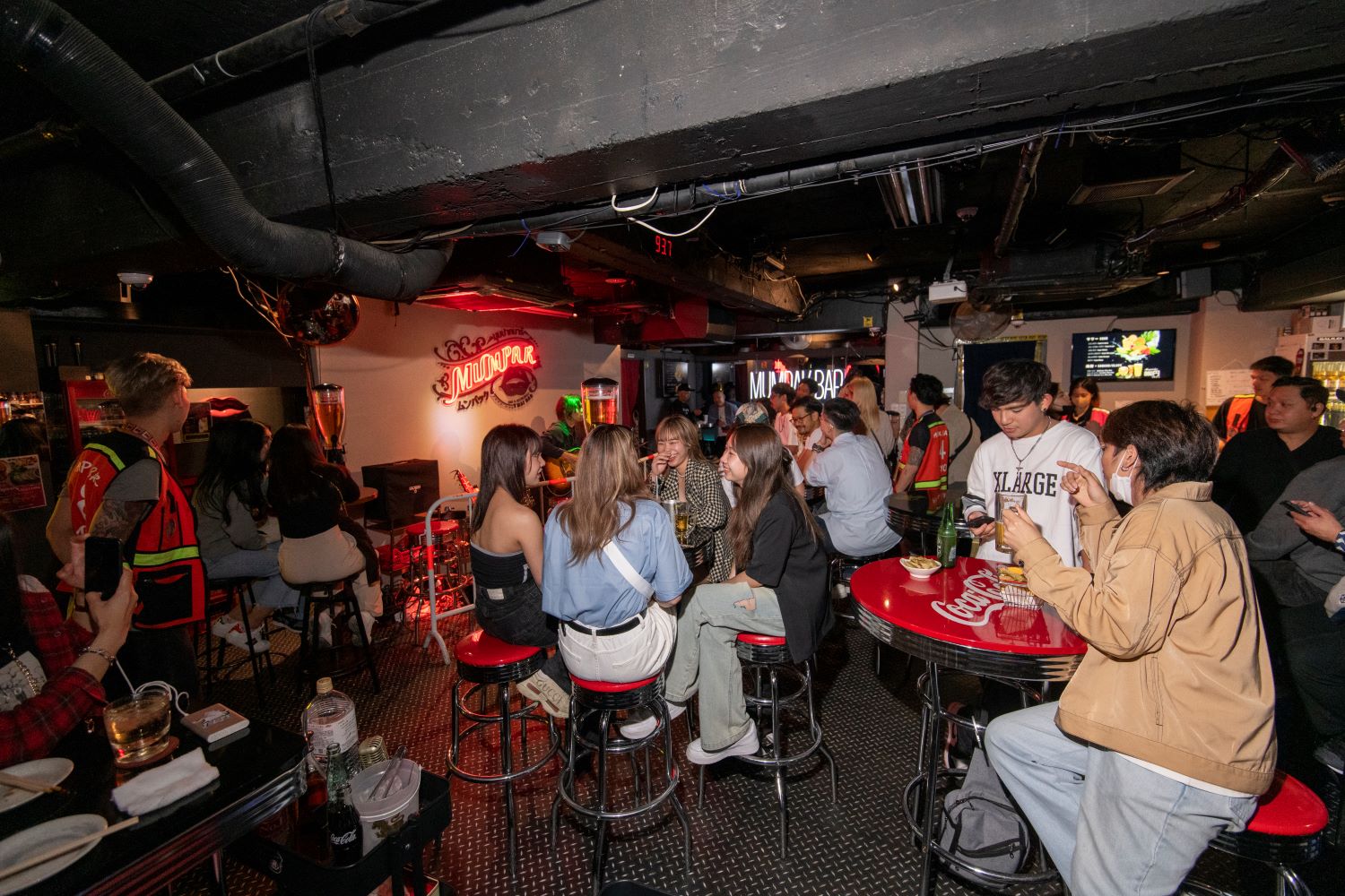 上野・湯島│ベトナム美人と飲める店｜アオザイガールズバー特集