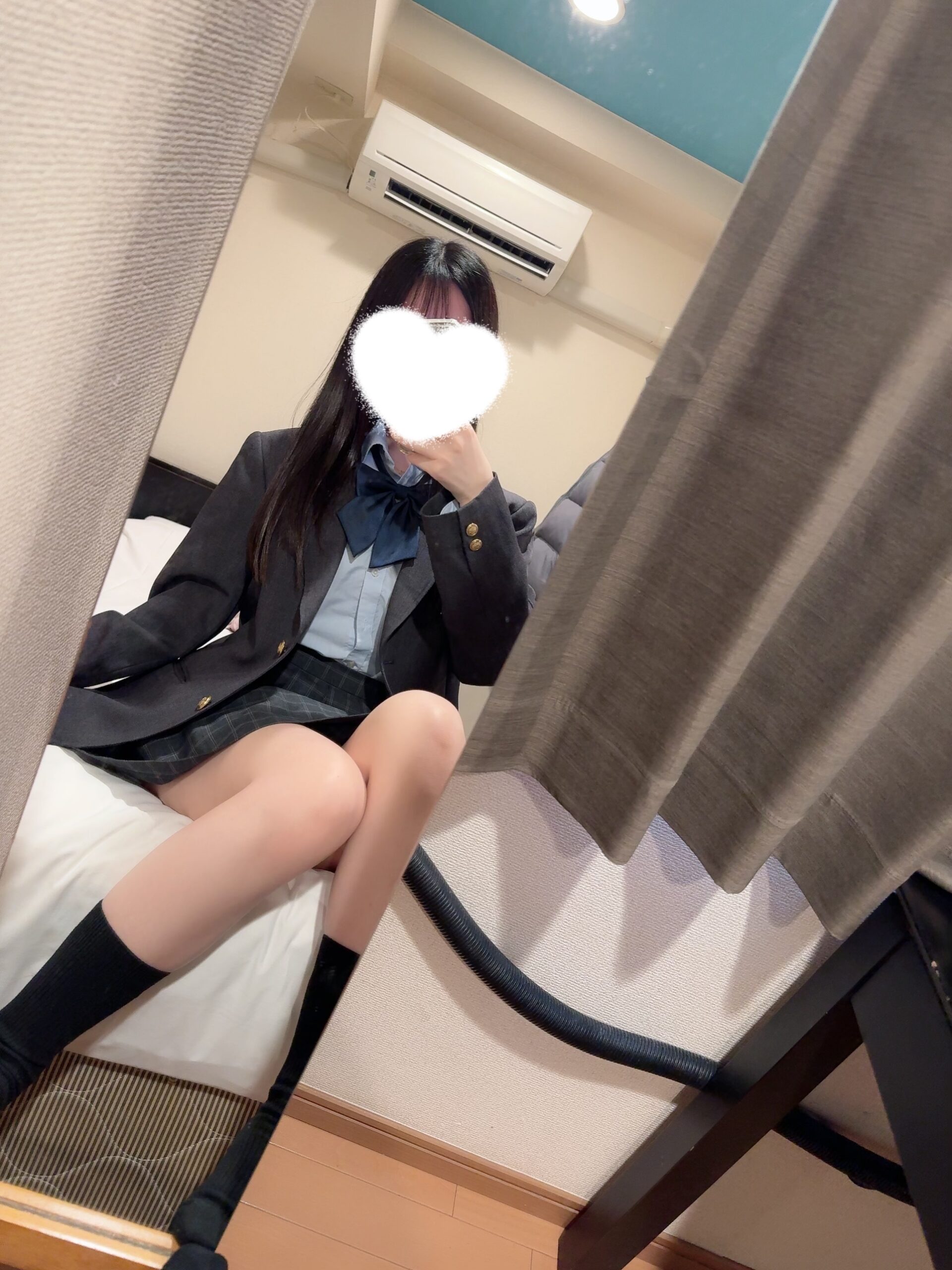 隣の部屋からあの声やパンパンという音が」摘発された秋葉原のリフレ店で働いていた女性キャストが語る衝撃的な内情 | 文春オンライン