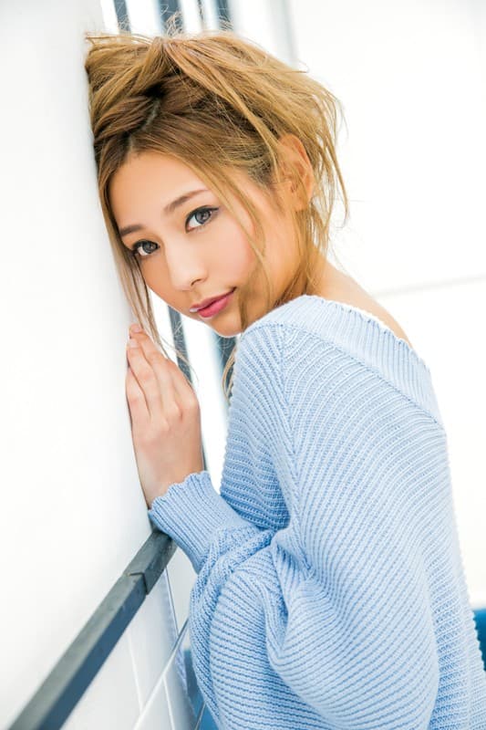 楽天ブックス: 新人 高井ルナ ～父親は元野球選手！？圧倒的美貌と艶やかさを持つ最強ハーフ美少女AVデビュー！～