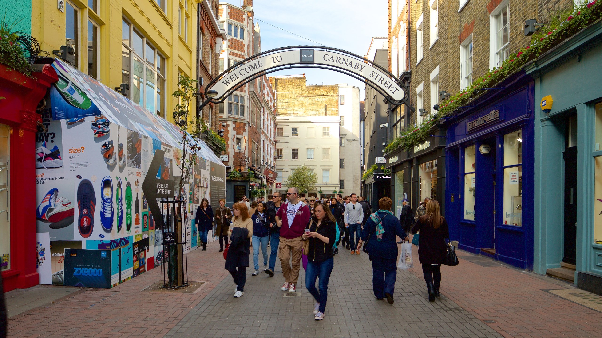 【ロンドン2🇬🇧SOHOからコベントガーデンを街歩き】🏬デパート🍺英国パブ👚古着屋🚶🏻‍♂️大道芸🤹‍♀️