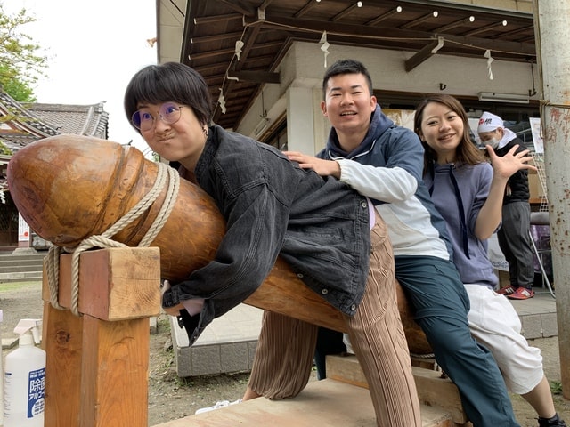 巨大チ◯ポをまつる奇祭「かなまら祭り」へ行ったら、私のチ◯ポが折れかけた。 | なつえりドットコム