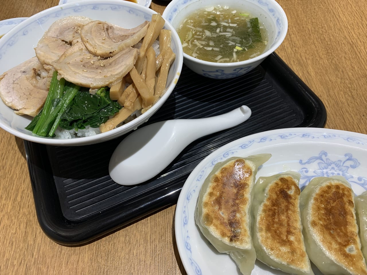 姫路郊外に「元祖豚丼屋TONTON」 豚丼4キロ30分完食で無料も - 姫路経済新聞