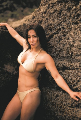 【RIZIN.45】山本美憂、セクシーすぎるビキニ姿に会場どよめく　伊澤星花との引退試合に向け鍛え上げたボディ披露『にゃんこ大戦争 presents 