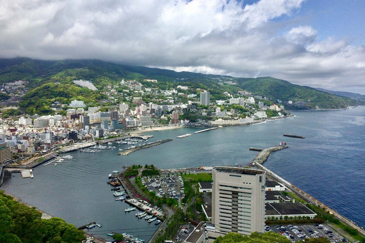 熱海城から熱海湾を見下ろす景色を満喫 | 熱海温泉の旅館【公式】熱海の癒（ゆ）新かどや