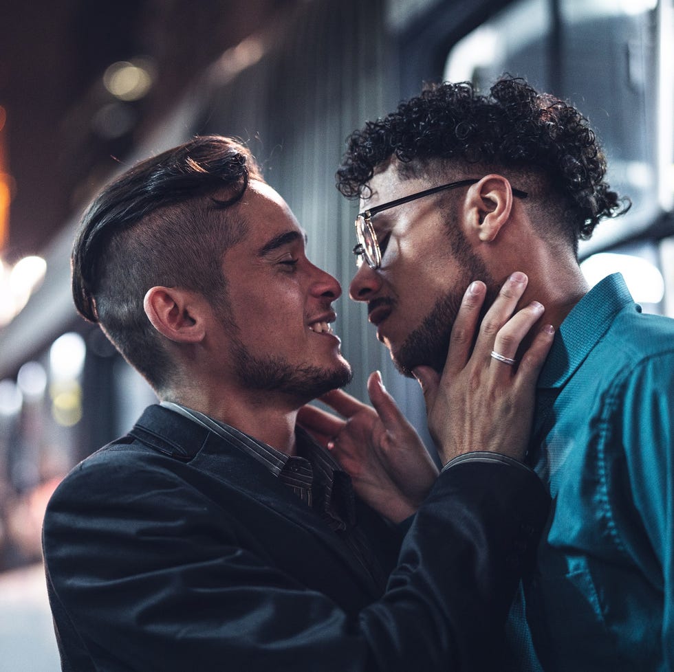 何度もキスをする男性心理とは？キスの回数が多い彼の本音を探ろう！ | Smartlog