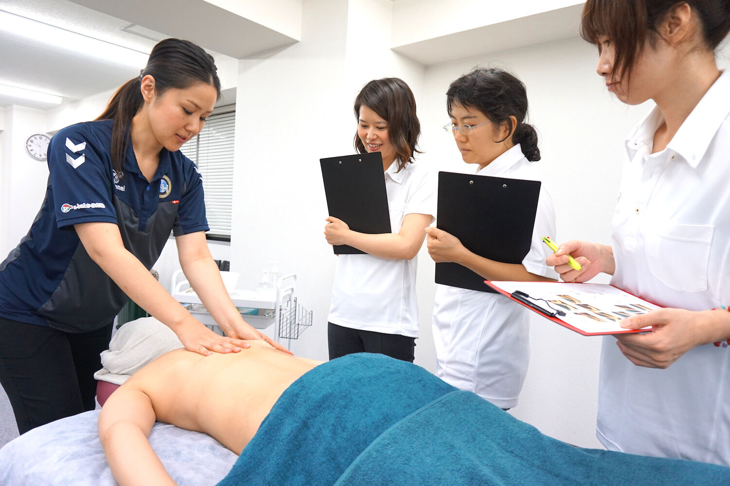 靴下はどっちだ?！ – 耳ケアセラピー専門店 耳ケアサロンみみっくす