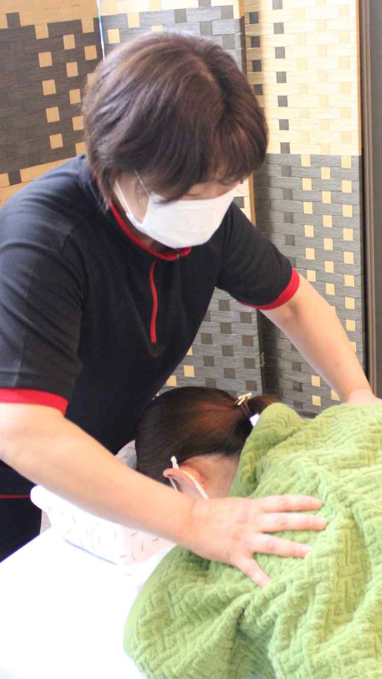 タイマッサージファン THAI MASSAGE FAN