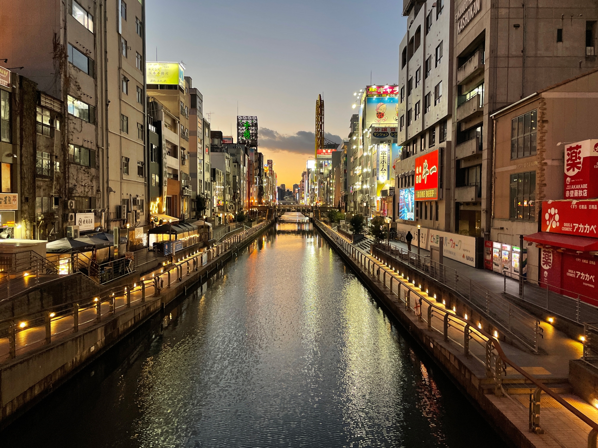 ジイニア梅田(大人専用) ラブホテル 大阪市