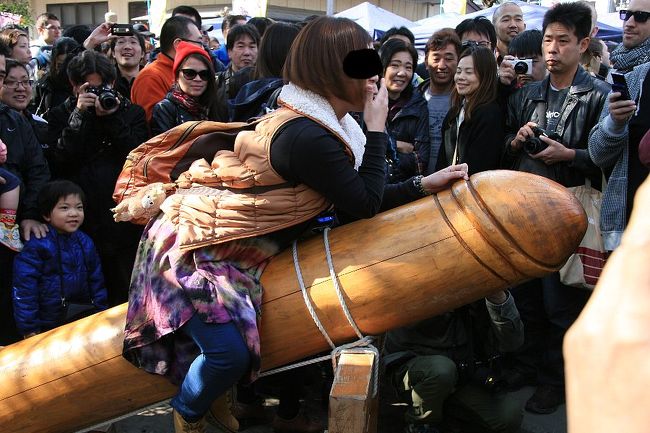 金山神社、かなまら祭り ※刺激が強い記事なので注意！ |