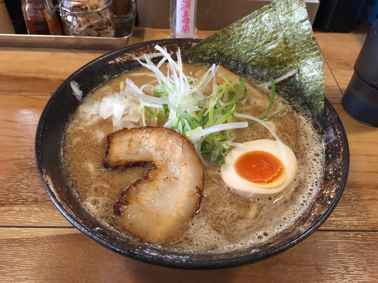 濃厚つけ麺特大500gを食す！！相模大野で魚介豚骨のつけ麺を食いたきゃ清勝丸相模大野店に行くっしょ！！ - クッキング父ちゃん食べ歩き食レポブログ