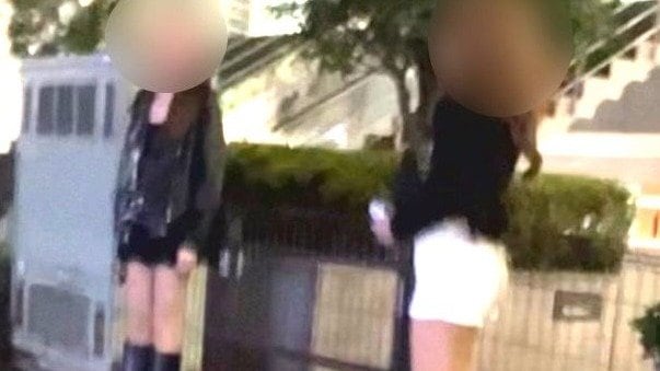 立ちんぼ👯‍♀️だらけの新宿大久保公園にて - JKって何の略ー？！ -