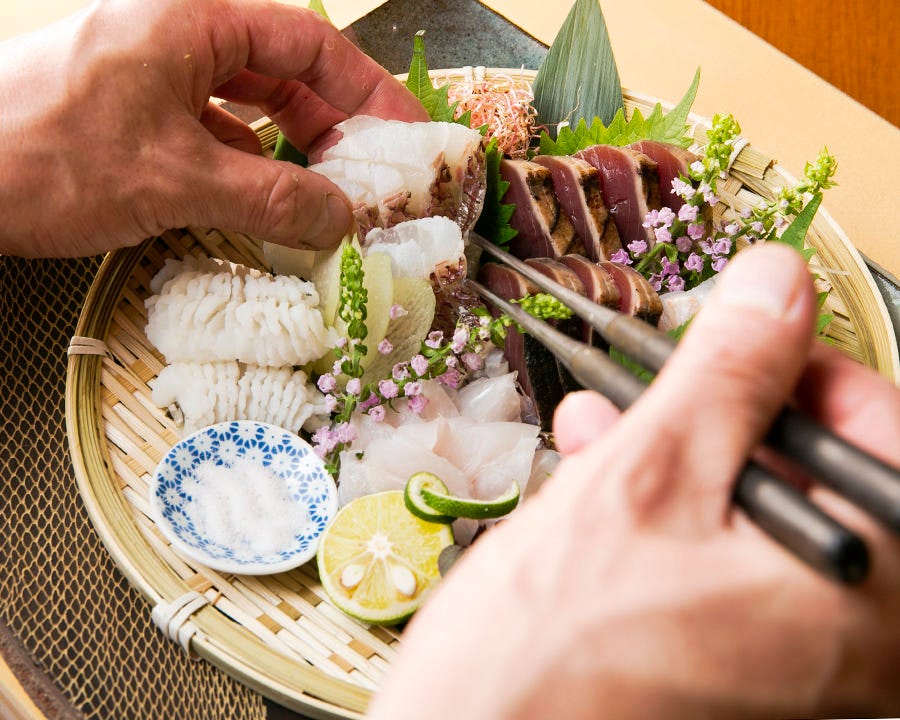 五反田『酒肴あおもん』、“日本一軽い”半熟アジフライで満員御礼！【連載：居酒屋の輪】のギャラリー | 飲食店ドットコム ジャーナル