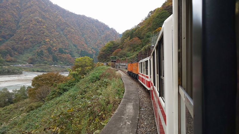 湯元 オロフレ荘(北海道登別市カルルス町7)の入浴施設や温泉施設 -