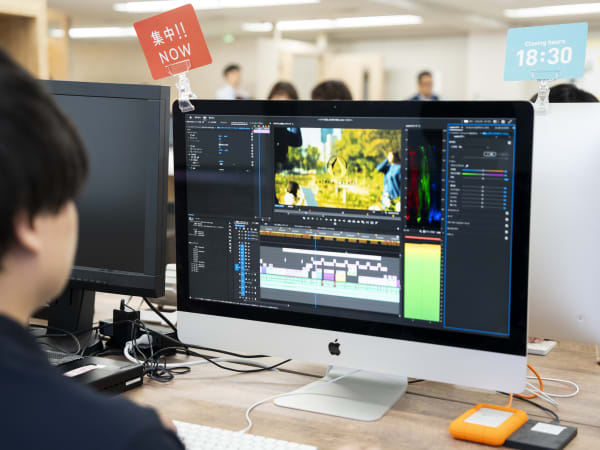 大阪でおすすめの動画編集スクールランキング10選！オンライン型や通学型のメリットも解説 | 動画制作/映像制作会社/動画編集/動画