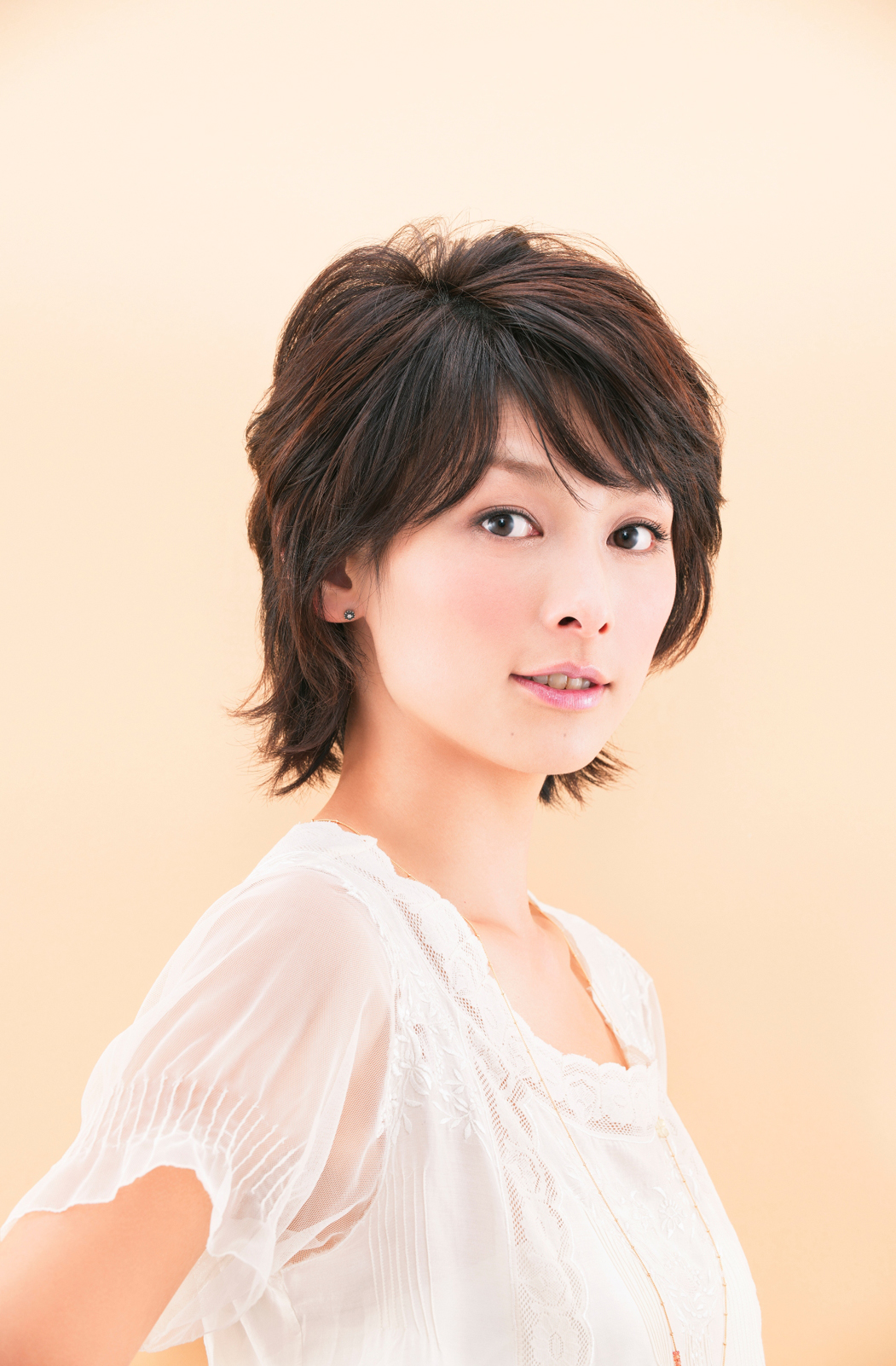 石川亜沙美 プロフィール｜be amie オスカープロモーション