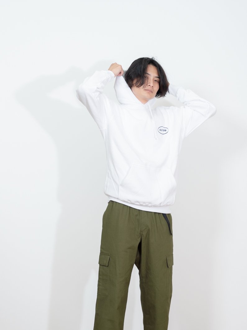 CHILLAX ブランドロゴ Tシャツ -