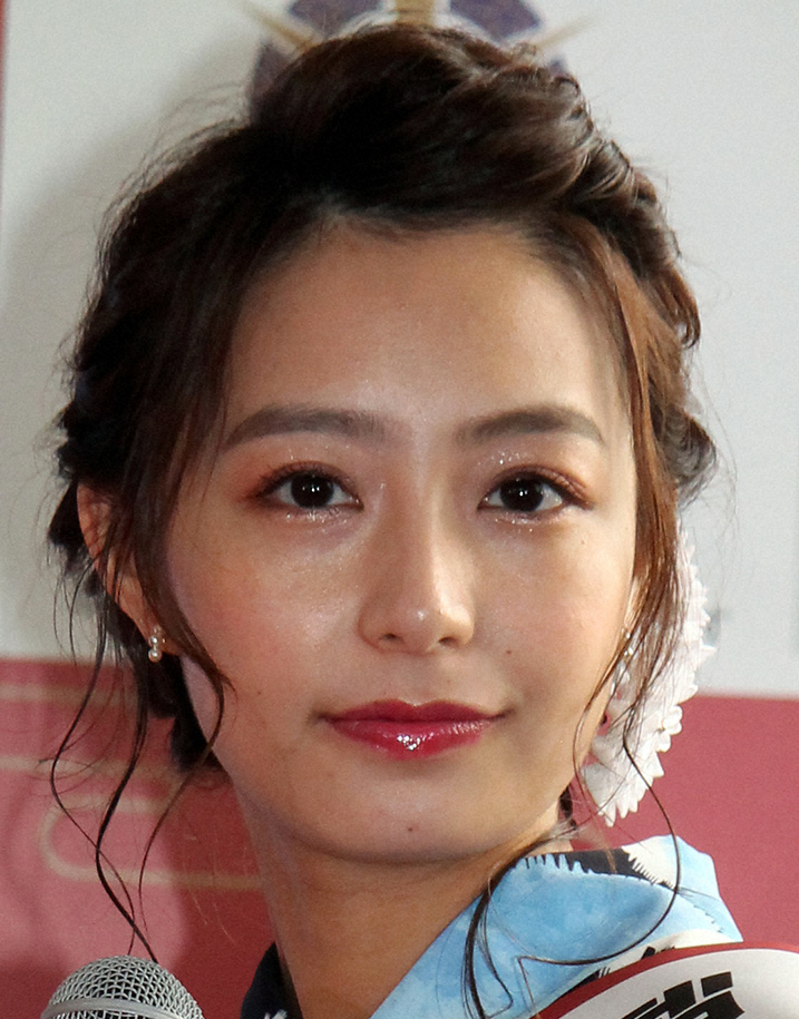 長崎真友子 | 元日テレアナウンサーの宮崎宣子さんと♫ご結婚おめでとうございます🎊すてきな旦那様と結ばれて私も本当に嬉しい😆💕 |