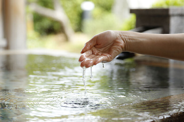 年内発送対象】美肌の湯の温泉水を配合！【姫ラボ】泡立てネット付き 洗顔石けん4個セット 島根県松江市/株式会社玉造温泉まちデコ