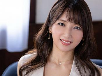 ファーストクラス 級の美人元CA奥様が極上乳首アテンドとジムで鍛えた美腹筋×膣圧で最高のフライトへ—。が、ハプニング発生！旦那からの電話で浮気バレ寸前！？離婚の危機でも腰の動きは止められない！成層圏を突き抜ける絶頂トリップ！雌ュランガイド2021in中目黒」： エロ 