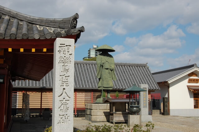 西本願寺鹿児島別院の豪華絢爛の本堂で挙げる厳かな仏前式｜鹿児島市のお寺