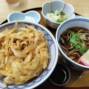 沖縄そばまるち：北谷で味わう最高の一杯