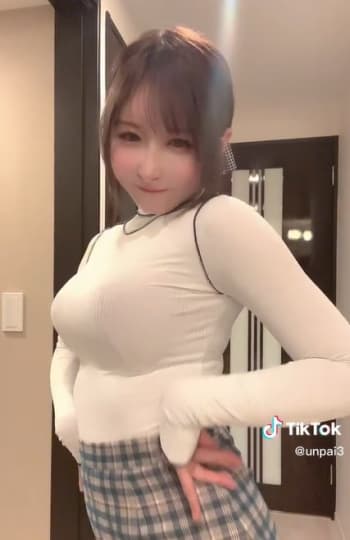 おっぱい】 tiktok 乳揺れダンス そんなに動いたらダメ…編